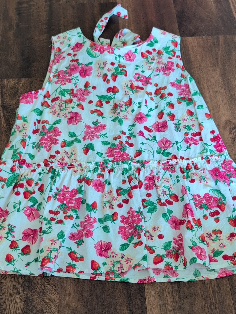 Ann Taylor White Floral Strawberry Sleeveless Top